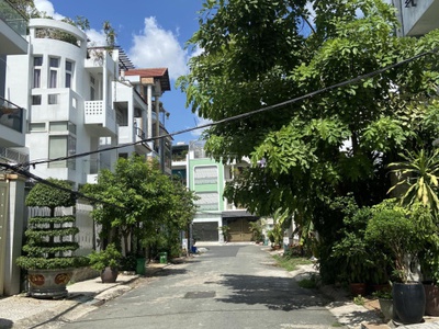 Bán nhà  hxh đặng thùy trâm- sát bên đh văn lang - 90m2 -: 5x18m- 2 tầng - 11.x tỷ 2