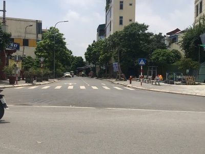 Ngọc hồi  kinh doanh ô tô tải tránh , đỗ mặt tiền khủng 6,5m diện tích 75m . 3 mặt thoáng vĩnh viễn 1