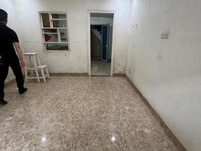 Cho thuê nhà ngõ lạc trung, 3 tầng x 44m2, 3 ngủ, 12 triệu/tháng 2