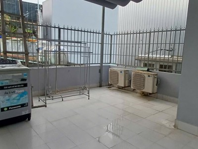 Nhà kiệt ô tô thẳng 60m ra nguyễn tri phương, 82m2, ngang 5.5m, 3 tầng, 6 phòng, 6.x tỷ 3