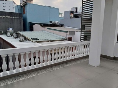 Nhà kiệt ô tô thẳng 60m ra nguyễn tri phương, 82m2, ngang 5.5m, 3 tầng, 6 phòng, 6.x tỷ 4