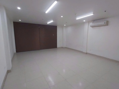 Cho thuê toà nhà mp ngô xuân quảng, 100m2x6t, mt 8m, thang máy, tầng hầm, pccc vị trí kd đắc địa 3