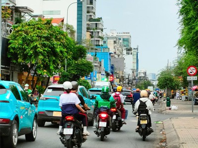 Chủ kẹt vốn bán gấp, nhà 4 tầng mt   1 kho, lý thường kiệt q11 4