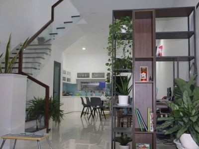 Bán nhà mặt phố q.9, 115m , 3 tầng, 8.7 tỷ, sổ hồng 0