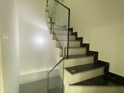  ngọc thụy - nhà đẹp 5 tầng mới kính coong - gần phố ô tô tránh, vỉa hè   giá 8.9 tỷ   vị trí 1