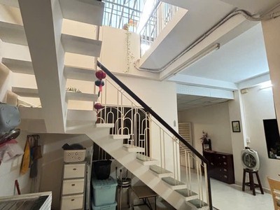 Hẻm thông huỳnh văn bánh -  lê văn sỹ - ngang 5m❌15m nở hậu 6,1m. 0