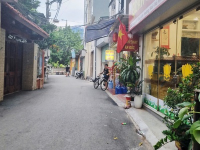 Bán nhà mặt ngõ Bùi Quốc Khái, Linh Đàm, 7.6 tỷ, ô tô đỗ cửa 0