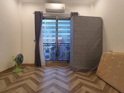 Bán nhà mặt ngõ Bùi Quốc Khái, Linh Đàm, 7.6 tỷ, ô tô đỗ cửa 4