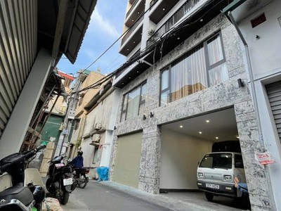 Bán nhà lô góc long biên   gara 2 ô tô   gần trường việt pháp 0
