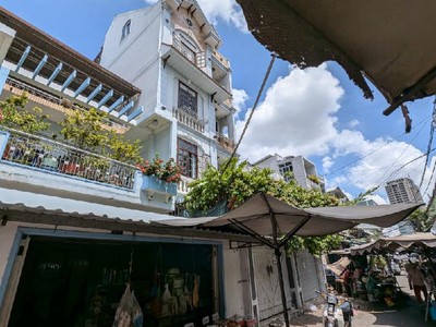 Hot, hàng hiếm, cần bán gấp hxh trần văn thành  p8, q8  dt: 93.1m2 6.2 x15m  4t,7pn,7wc chỉ 12 tỷ 0