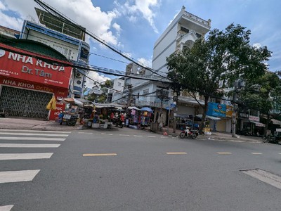 Hot, hàng hiếm, cần bán gấp hxh trần văn thành  p8, q8  dt: 93.1m2 6.2 x15m  4t,7pn,7wc chỉ 12 tỷ 1
