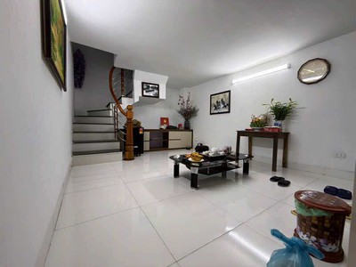 Tt hai bà trưng, nhà đẹp ở ngay, ngõ nông, gần chợ chỉ nhỉnh 5 tỷ 1
