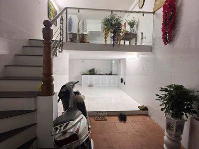 Tt hai bà trưng, nhà đẹp ở ngay, ngõ nông, gần chợ chỉ nhỉnh 5 tỷ 0