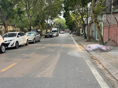 Nhà trung tâm phường việt hưng xây mới 40m2 5t, ô tô đỗ cổng, lô góc, nhỉnh 8 tỷ 0