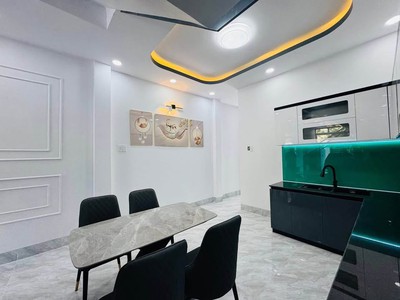 Siêu phẩm nhà MT chính chủ bán gần QL1A, TP Tân An.Giá chỉ 2 tỷ 800tr, shr 4