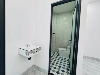 Siêu phẩm nhà MT chính chủ bán gần QL1A, TP Tân An.Giá chỉ 2 tỷ 800tr, shr 6