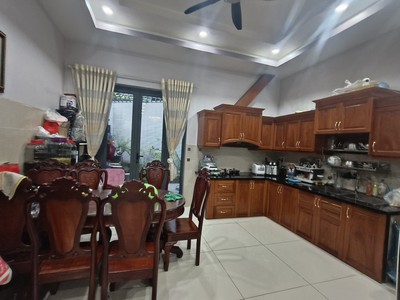 Bán nhà mặt phố q.9, dt 112m , 4 tầng, 4pn, 5wc, 16.1 tỷ, sổ hồng 2