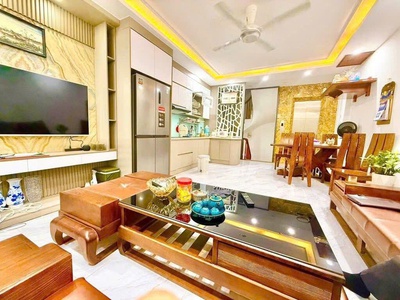 Trung tâm huyện thanh trì 40m2 / 6 tầng chỉ 5 tỷ 2