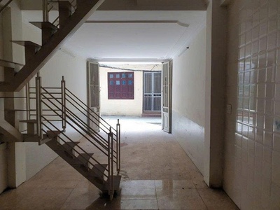 Cho thuê nhà ngõ 2 đại từ, 3 tầng x 42m2, 3 ngủ, 8tr5 ở gia đình, nhóm 1