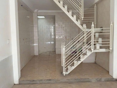 Cho thuê nhà ngõ 2 đại từ, 3 tầng x 42m2, 3 ngủ, 8tr5 ở gia đình, nhóm 3
