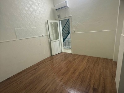 Cho thuê nhà ngõ đặng văn ngữ, 50 m2  3 tầng, 3 phòng ngủ, 3 vệ sinh, giá 14,5tr ctl 3