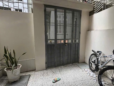 Cho thuê nhà ngõ 197 hoàng mai, 3 tầng x 50m2, 2 ngủ, 9.5 triệu 0