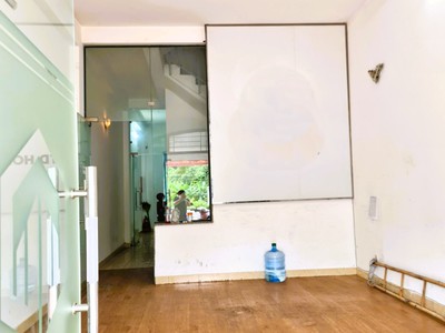 Cho thuê mặt bằng nhỏ mặt tiền phạm văn đồng, linh đông, 20m  tiện kinh doanh 2