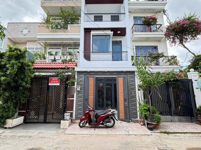 Bán nhà mới xây xong  sát  mt hẻm 175 đs2 phường tăng nhơn phú b - 7.2 tỷ 0