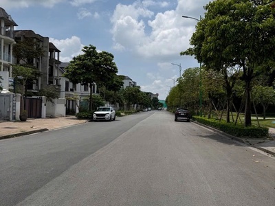 Tư đình,long biên 35tỷ 180m mặt tiền 6m,khu phân lô ô tô,hai mặt thoáng 2