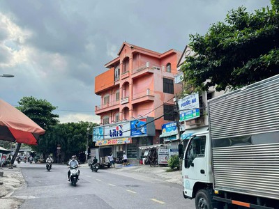 Nhà đẹp 70m2 - 1 xẹt lã xuân oai - đường trước nhà 5 mét - giá 4 tỷ nhỉnh 0