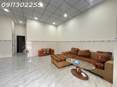 Nhà đẹp 70m2 - 1 xẹt lã xuân oai - đường trước nhà 5 mét - giá 4 tỷ nhỉnh 2