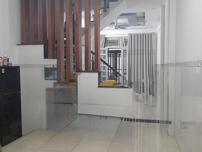 Cho thuê nhà 3 tầng  4 x 20m   trung mỹ tây, q.12   giá chỉ 8 triệu/t hẻm xe tải 1