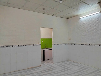 NHÀ nở hậu TT Q6   Cách hẻm xe hơi 1 CĂN   33M    NHỈNH 3 TỶ 2