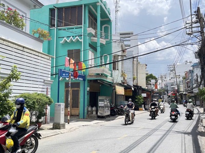 Nhà bán - tấn sơn nhì - tân phú - hẻm xe hoi - diện tích 70m2 - giá chỉ 6.x tỷ 0