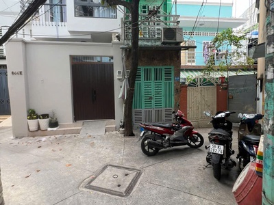 Cần tiền bán gấp nhà hẻm cụt 844N Lạc Long Quân P.9 Quận Tân Bình chỉ 2.2ty 1