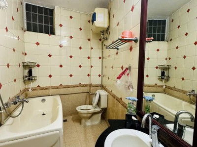Bán nhà lê văn hưu, 66m2, 4 tầng, mặt tiền 4.2m, 16 tỷ, ngõ xe máy quay đầu, gần mặt phố 3