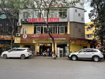 Cho thuê nhà mặt phố nguyễn gia thiều,hoàn kiếm 80m2 mặt tiền 9m,giá thuê 35tr/th 2