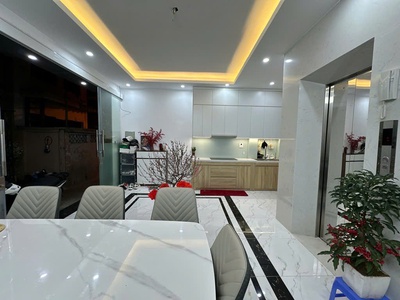 40m 7 tỷ xíu - thang máy   đường thông kinh doanh   gần 4 đại học gần -  gần tttm 1