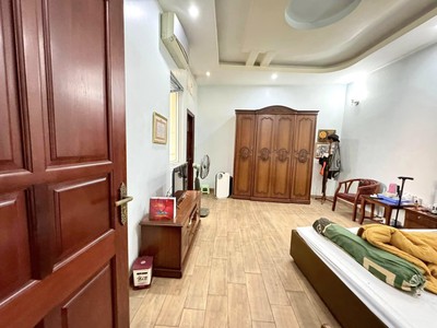 Bán nhà hàn thuyên, 66m2, 4 tầng, mặt tiền 4.2m, 16 tỷ, ngõ xe máy quay đầu, gần mặt phố 1
