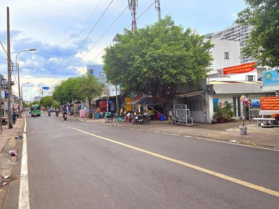 Siêu phẩm mặt tiền phạm thế hiển   76.4m    2 tầng   chỉ 10.99 tỷ   giá tốt hơn nhà hẻm 1
