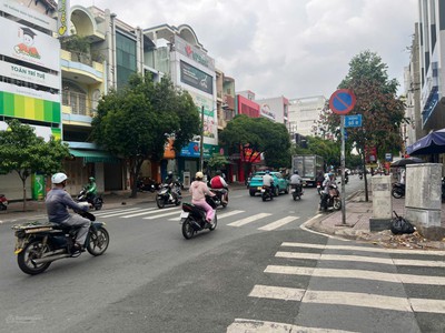 Chỉ 16.9 tỷ mặt tiền kinh doanh ông ích khiêm 3 lầu st  4x13  vuông a4 2