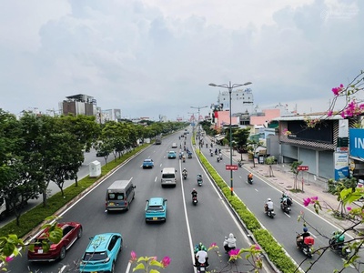 Bán gấp nhà 2 mặt tiền phạm văn đồng   đối diện giga mall   xây 7 tầng   hđ thuê 300 triệu/tháng 2