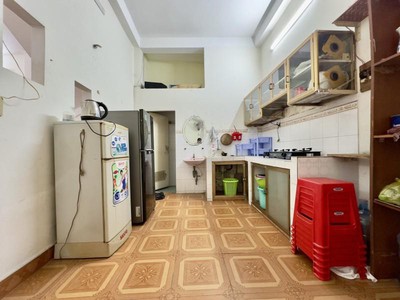 Nhà hxh rộng, đúc 2 lầu, dtxd 63m2 nở hậu 5.5m, kv kinh doanh rất tốt 2