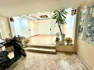 Cho thuê toàn bộ mặt bằng kinh doanh tầng 1 rộng rãi mặt tiền 6m ở kim ngưu - hai bà trưng 2