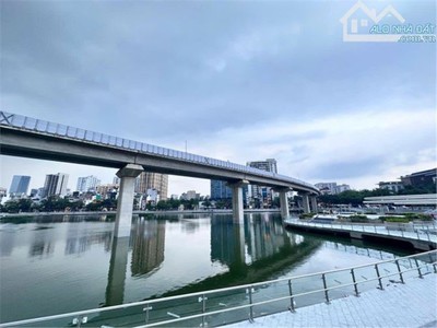 Bán gấp mặt phố hoàng cầu - view hồ siêu đẹp - kinh doanh đỉnh 0