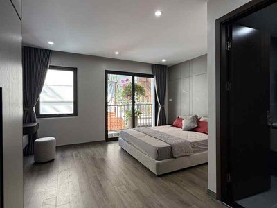 Siêu phẩm long biên, 45m x 7 tầng, thang máy, gara 7 chỗ, full nội thất 3