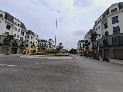 Bán nhà phố 5 tầng Central Riverside view sông Mã, đối diện trường học, nhà văn hóa CHỈ 5,X TỶ 2