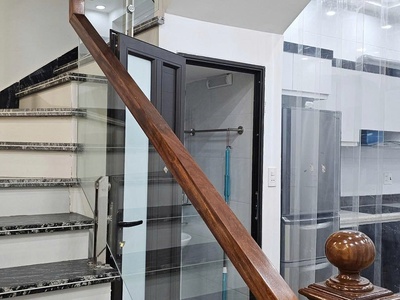 Cho thuê nhà Văn Cao, 4 p.ngủ full đồ, DT: 60m2. 3