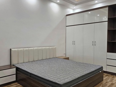 Cho thuê nhà Văn Cao, 4 p.ngủ full đồ, DT: 60m2. 5