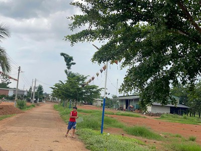 Bán đất long hà phú riềng, bình phước, khu dân cư hiện hữu, ngay 3 kcn lớn, 298 triệu 200m2 đất thổ 4